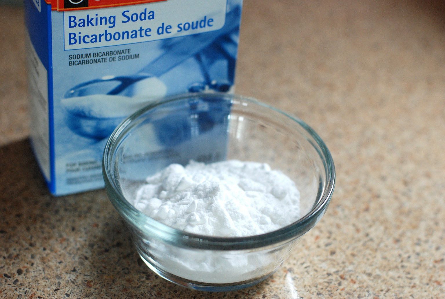 Does Baking Soda Absorb Odors In Shoes